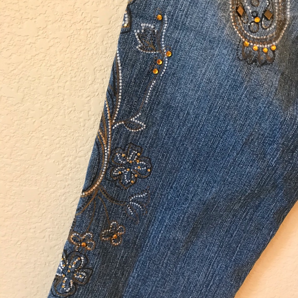 Faded Glory Denim Blue Jeans Womens Size 4 Capris Embellished Bling Painted - Picture 12 of 13